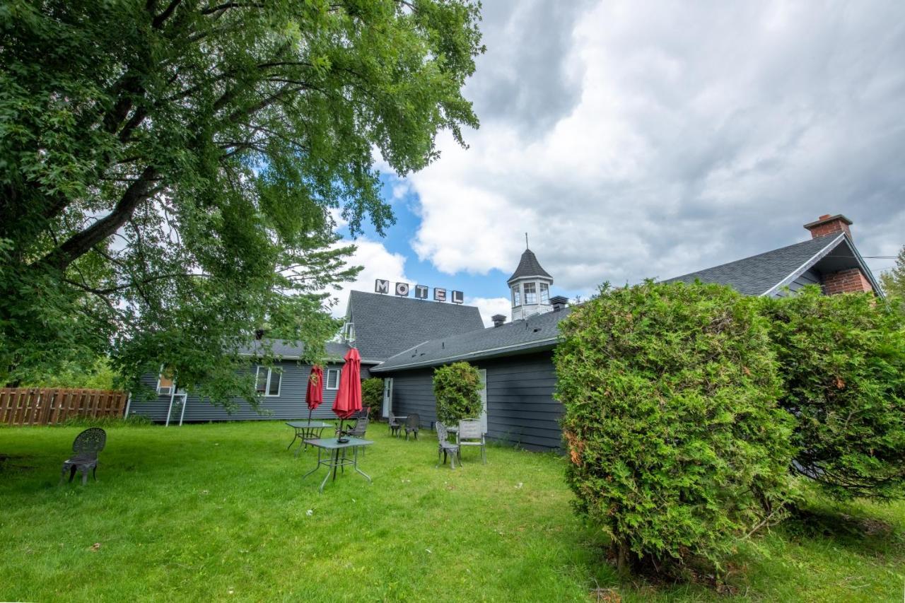 Motel Fleur de Lys Magog Extérieur photo